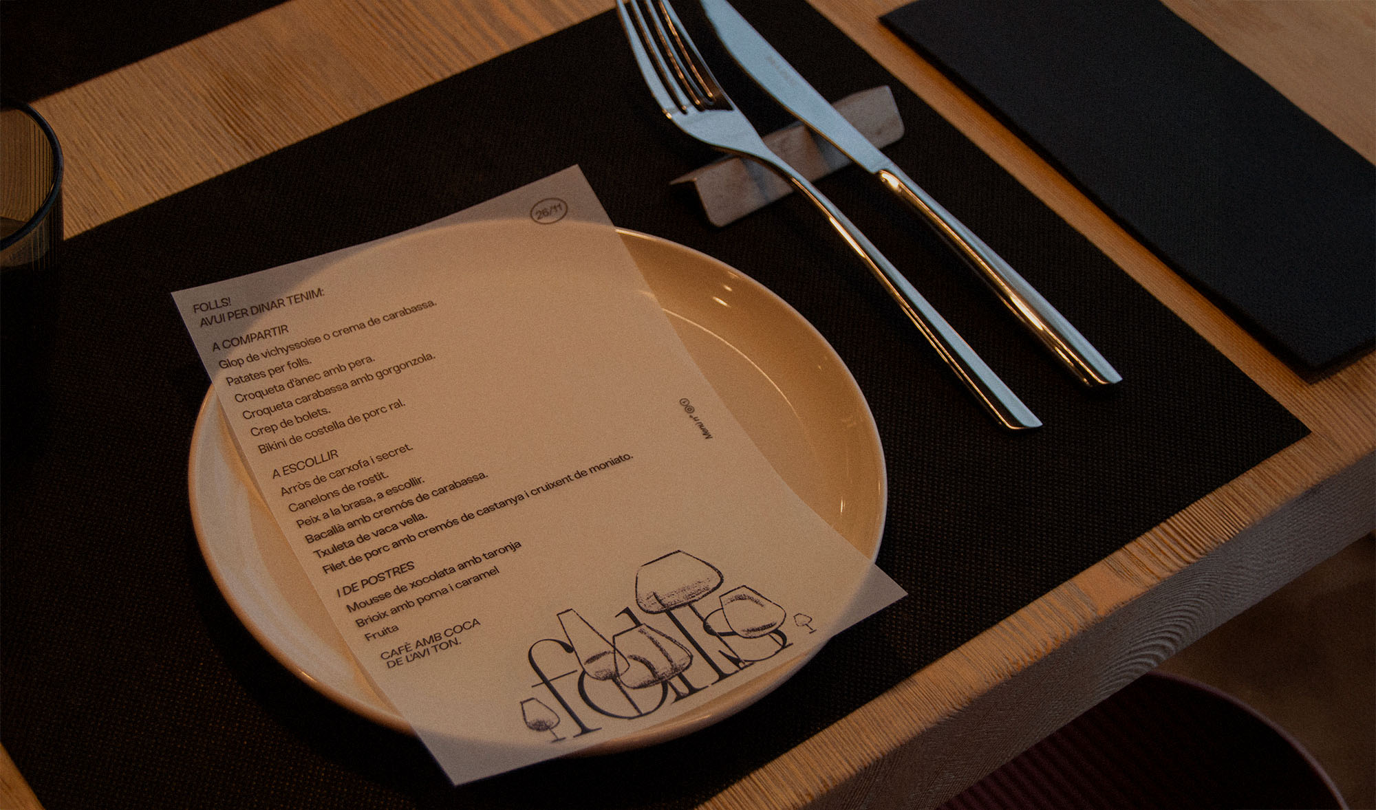 Diseño del menú diario del restaurante Folls en Calaf, Anoia; por Carlos Galán Rubio.