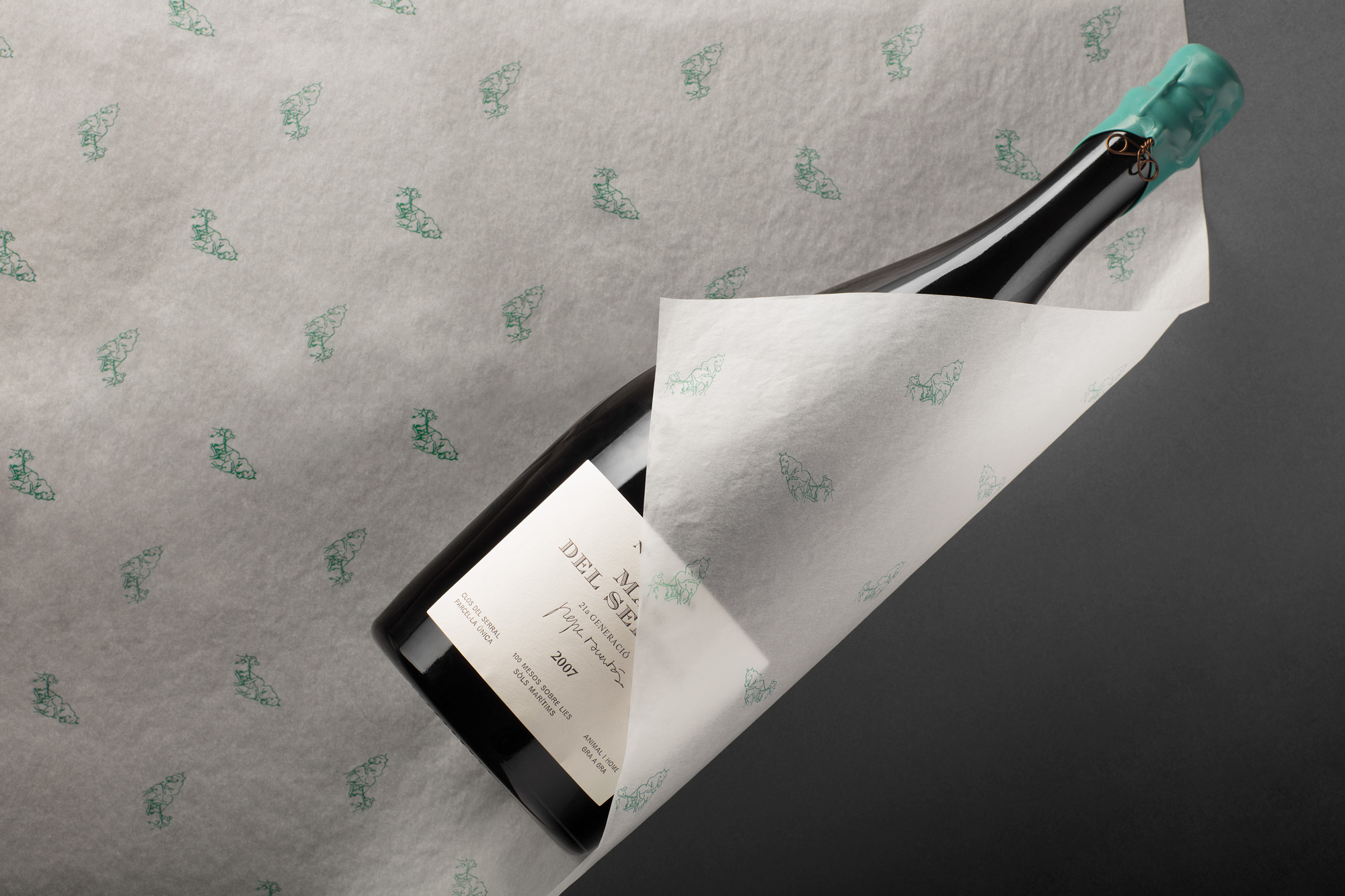 Diseño del papel de Mas del Serral del elaborador de vinos en Penedès, Pepe Raventós